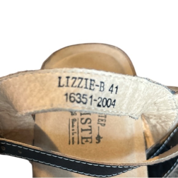 L'Artiste Mary Jane Spring Step flats in black in EUC, size 41 (US 9). - Picture 8 of 10